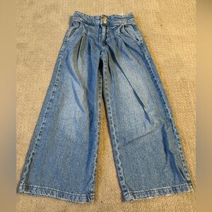 Girls cute pleated wide leg Zara jeans size 9.